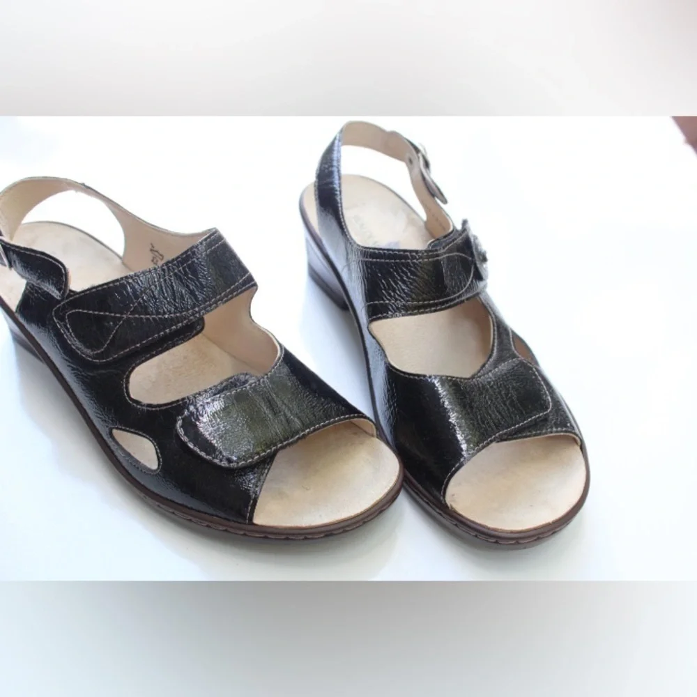 WaldLaufers sandals made